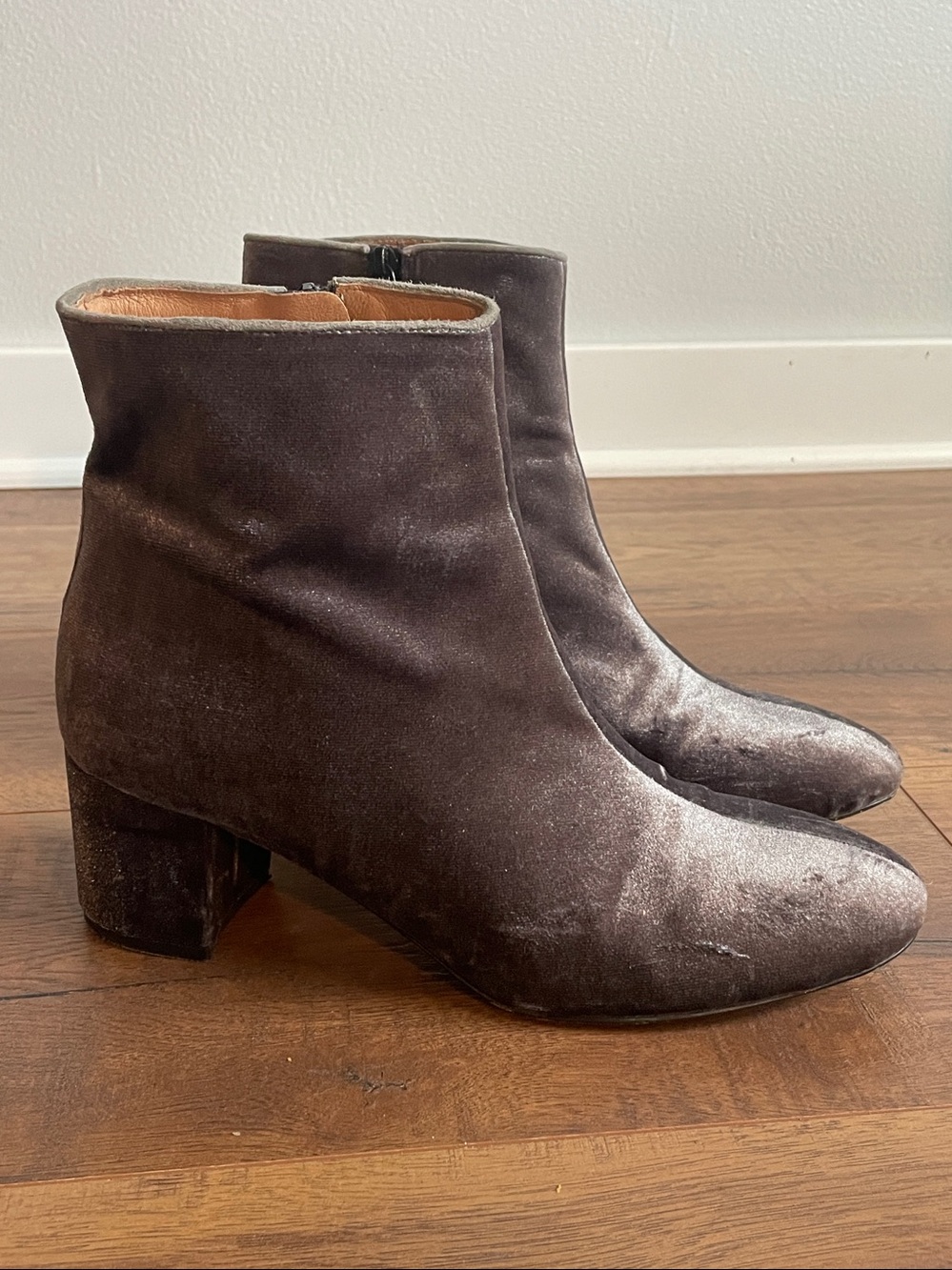 J Crew Women’s Hadley Gray Velvet Booties Size 10